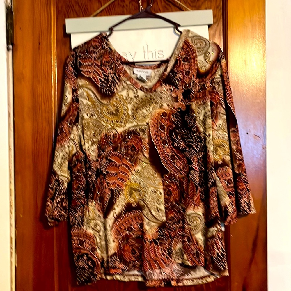 Avenue top size 18/ 20